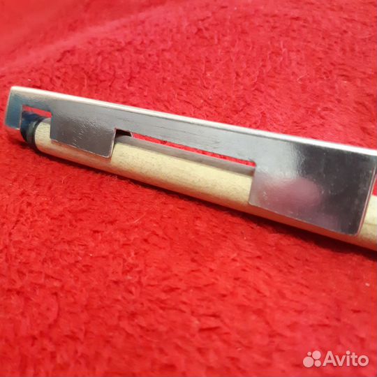 Фиксатор для приклеивания бильярдных наклеек