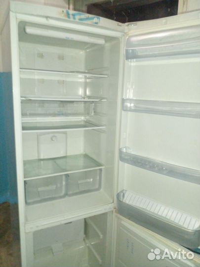 Холодильник indesit