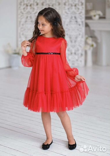 Платье для девочки новое 140
