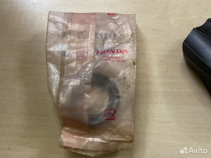 Сальник Honda 91203PFB013