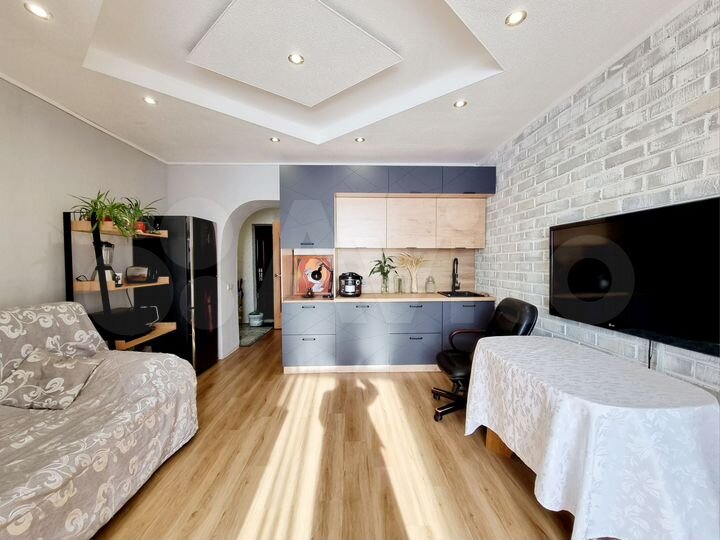 2-к. квартира, 55 м², 3/10 эт.