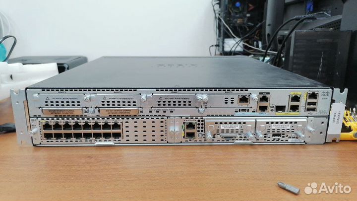 Маршрутизатор Cisco серии 2900 (2951)