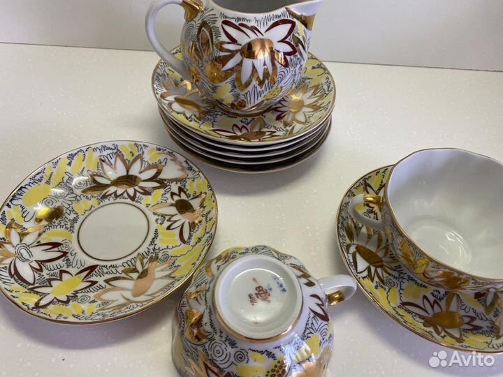 Предметы из сервиза «Золотые ромашки»