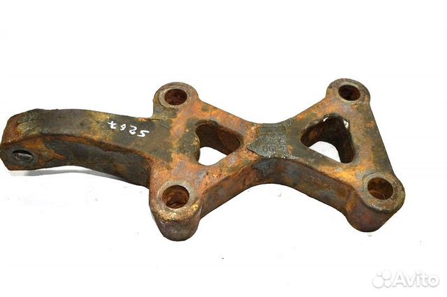 Кронштейн амортизатора ведущего моста, нижний прав