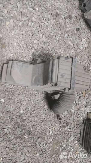 Корпус фильтра и другое Peugeot 407 Пежо