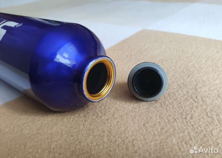 Спортивная металлическая фляга бутылка