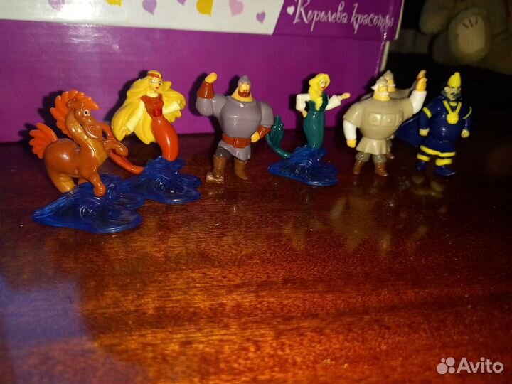 Продам киндер игрушки