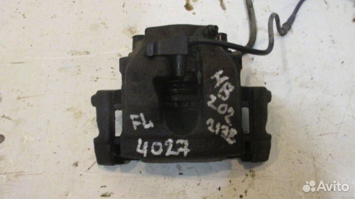 Суппорт передний левый Mercedes-Benz C W202