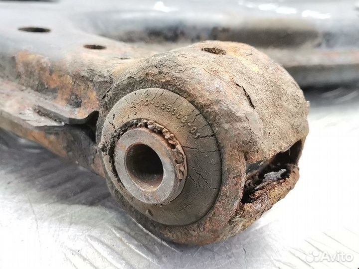 Рычаг передний правый для Audi A3 8L 1J0407151C