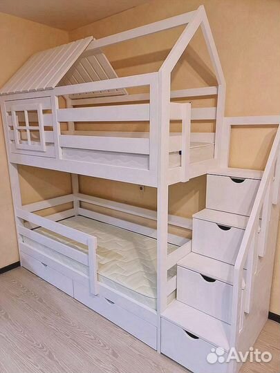 Детская кровать домик