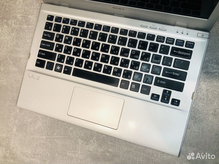 Ультрабук Sony vaio core i3/ ram 4 gb/ ssd 240gb