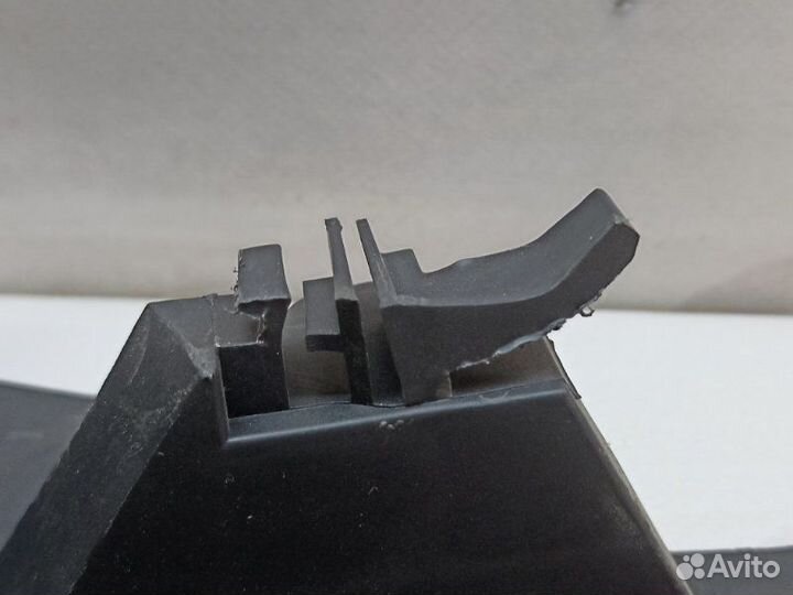 Обшивка стойки передняя правая Volkswagen Jetta A6