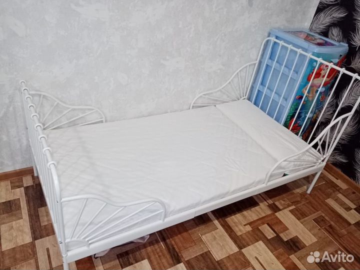 Ковать детская растущая IKEA с матрасом