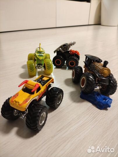 Крутые траки на гигантских колесах