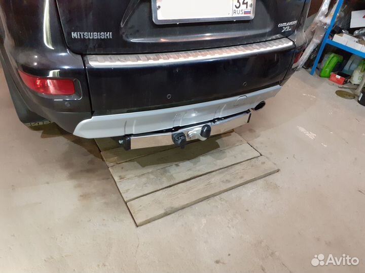 Фаркоп на Mitsubishi Outlander XL 2007-2012