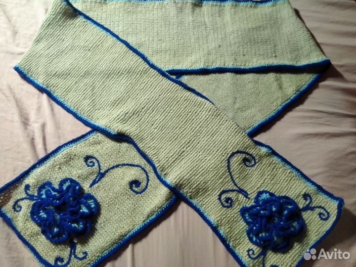 Берет, шарф и перчатки