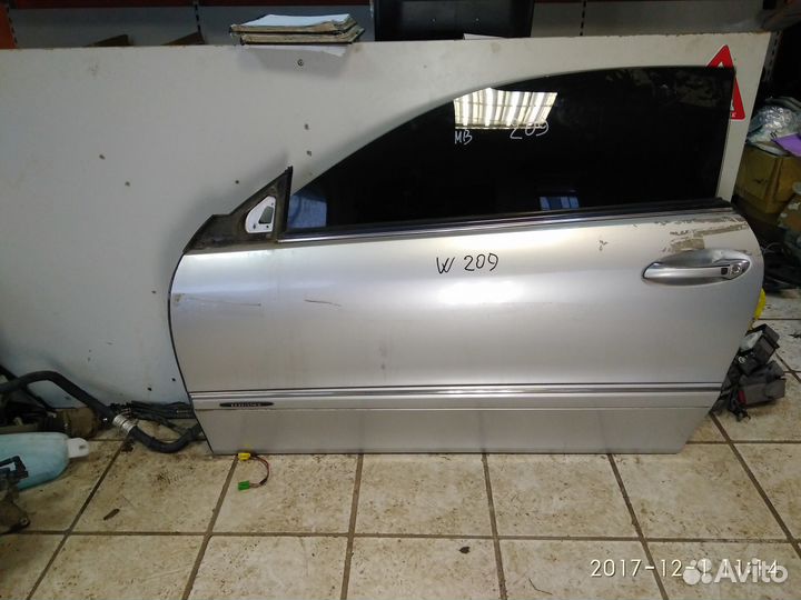 Дверь передняя левая мерседес 209