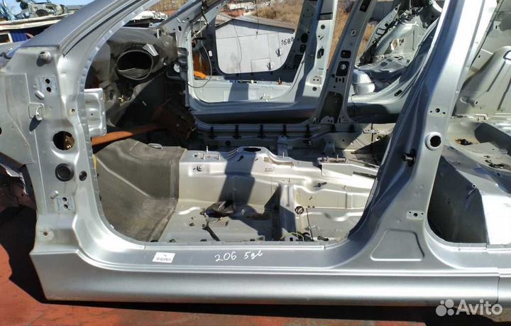 Порог левый peugeot 206