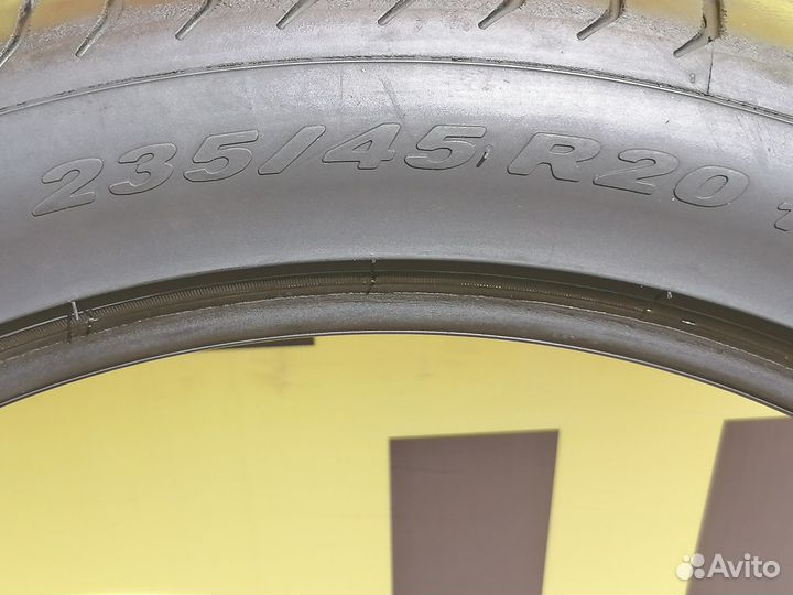 Pirelli P Zero 235/45 R20