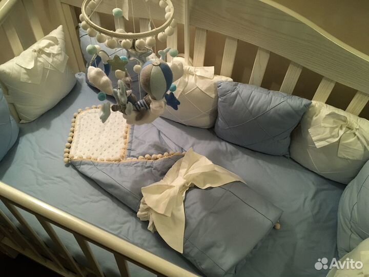 Детская кровать и пеленальный комод
