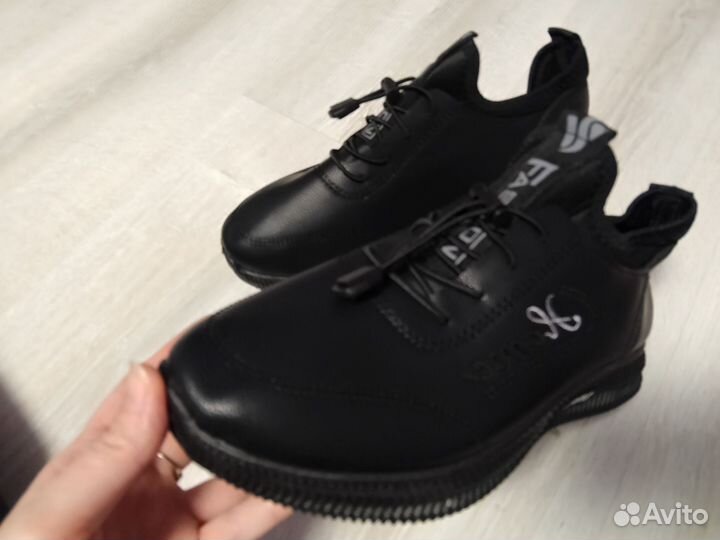 Кроссовки 40 размер новые весна
