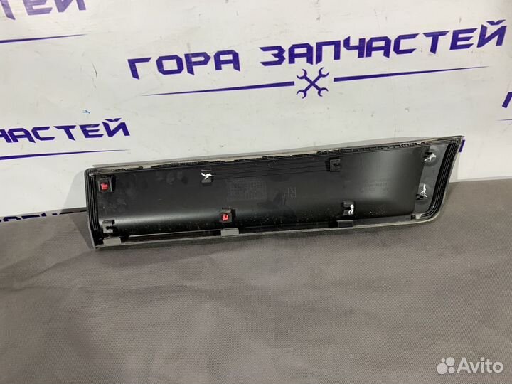 Накладка двери задней правой Hyundai Creta 87734M