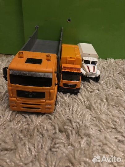 Игрушечные машинки