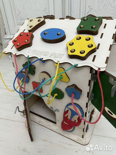 Бизиборд домик