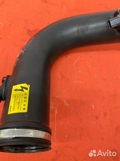 Патрубок воздушного фильтра Mercedes Benz C-Class