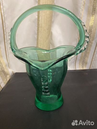 Ваза из цветного стекла