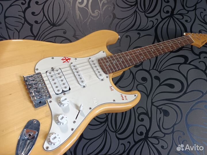 Электрогитара Ashtone SSH stratocaster