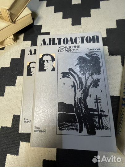 Книги классика 1972-1988 года, разбираем шкаф