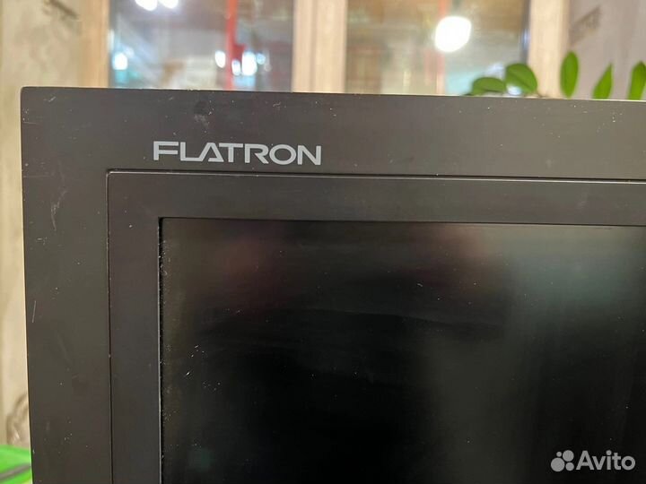 Монитор LG Flatron (Корея), диагональ 32