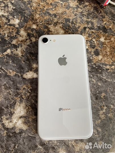 Телефон iPhone 8 64 gb