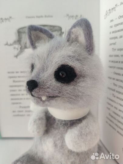 Игрушка ручной работы. Серенький волчок