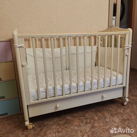 Кроватка детская с матрасом