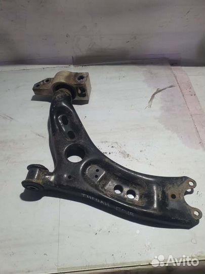 Рычаг подвески нижний правый Volkswagen Tiguan