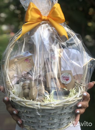 Букеты, корзины из орехов и сухофруктов