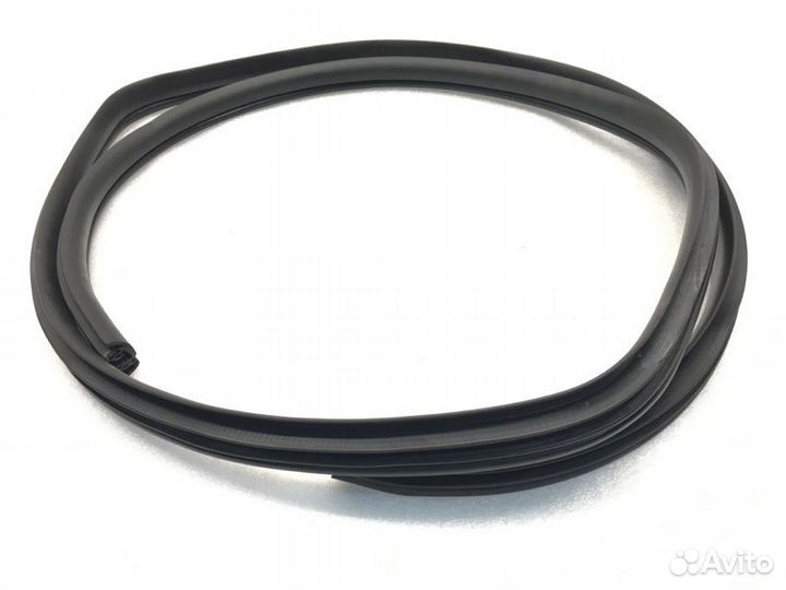 Уплотнительная резинка задняя левая Kia Optima 3