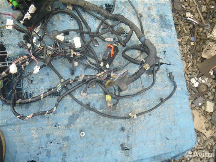 Коса под капот Mitsubishi Rvr GA3W 4B10 2010