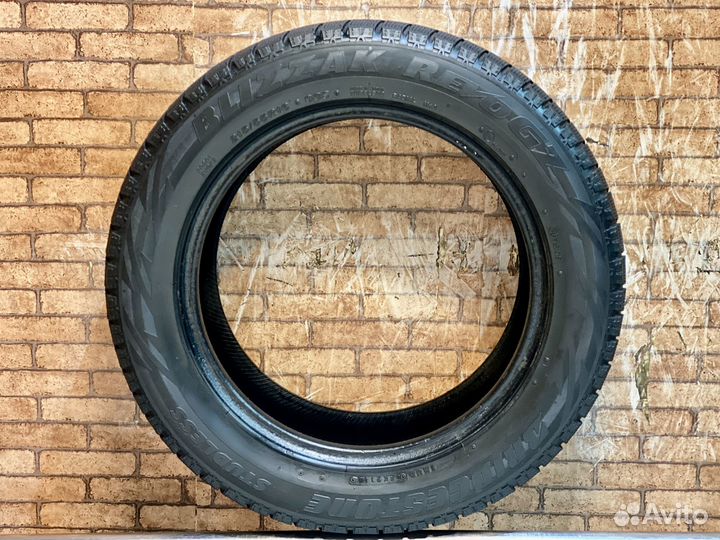 Bridgestone Blizzak Revo GZ 215/55 R16