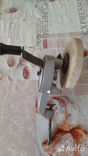 Точилка для ножей, таз для варенья, нож и др