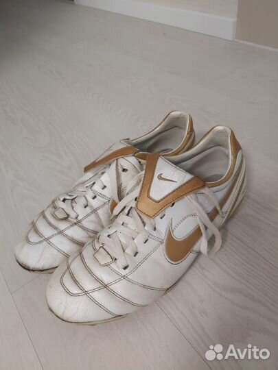 Бутсы Nike Tiempo Ronaldinho