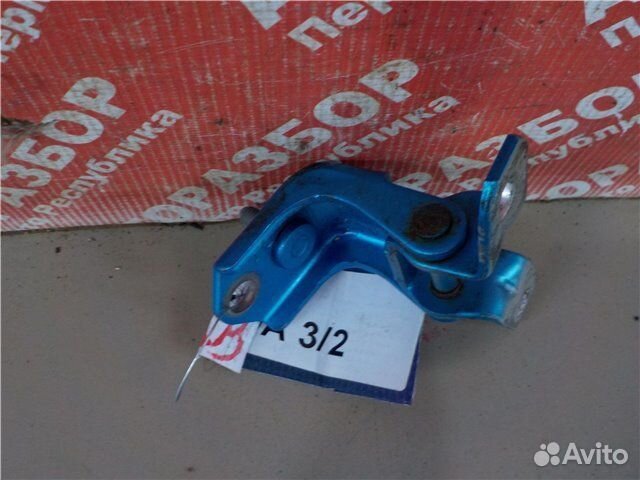 Петля двери верхняя задняя правая Mazda 3 BL Z6