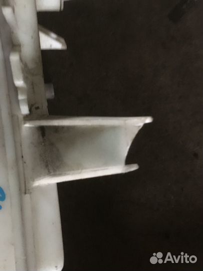 Бачок омывателя Toyota Corolla E18 с дефектом