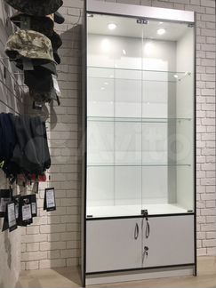 Стеклянная витрина для магазина