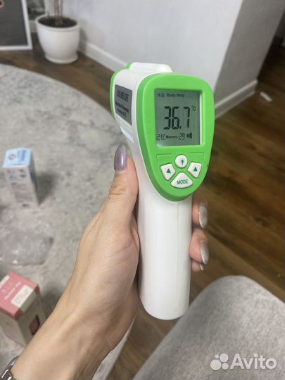 Бесконтактный инфракрасный термометр