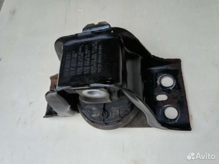 Опорные подушки двигателя на ниссан нотэ