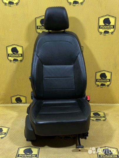 Сиденье переднее правое Skoda Superb