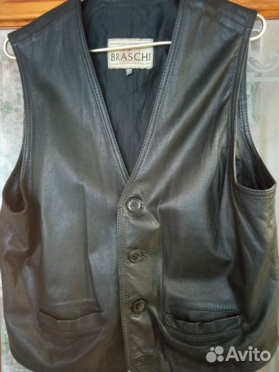 Жилетка безрукавка